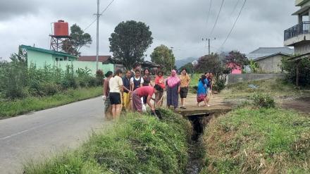 Gotong Royong Menyambut Kerja Tahun Desa Kutarayat